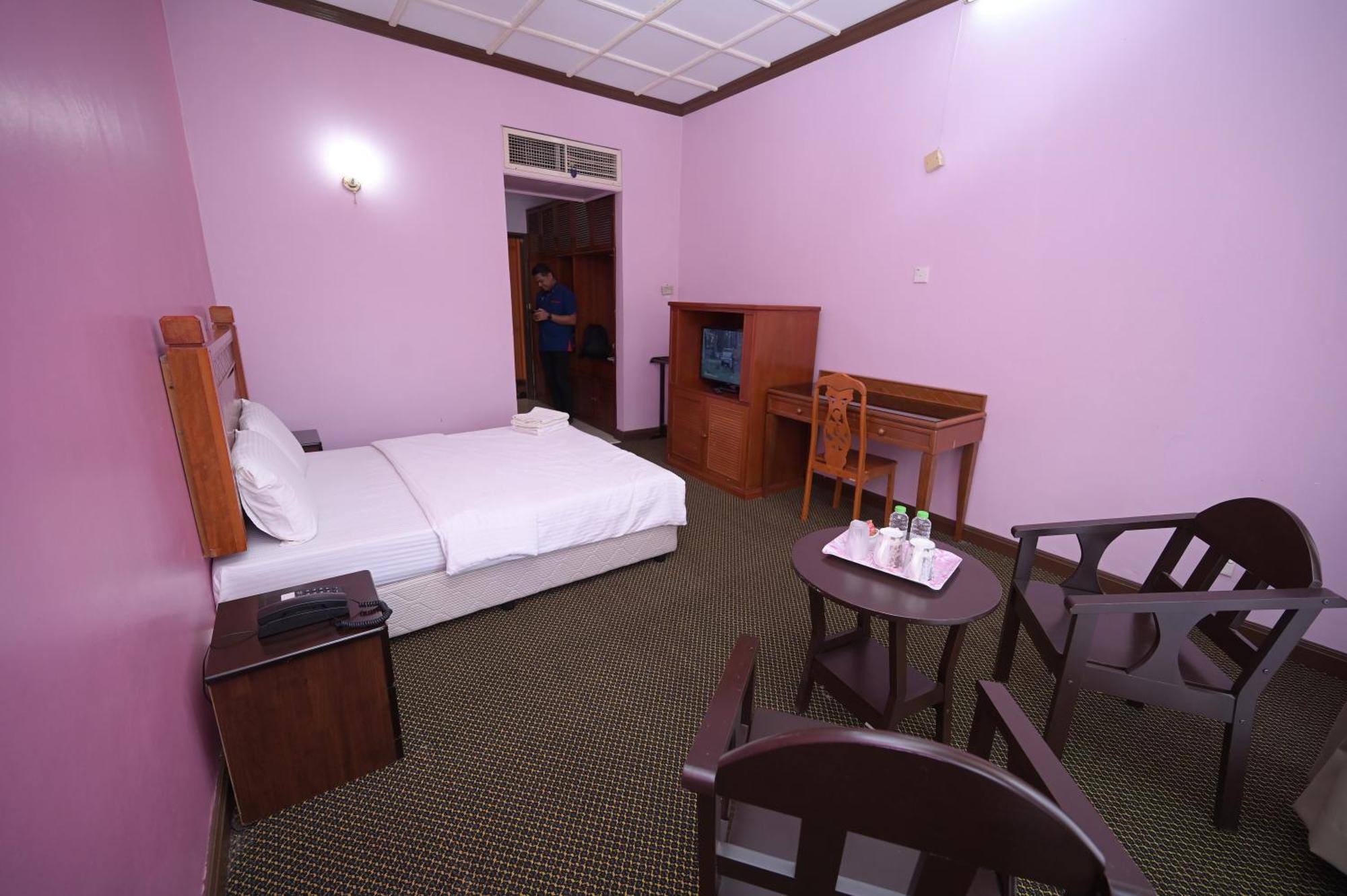 Kesedar Hotel Travel & Tours Sdn Bhd Gua Musang Exterior foto